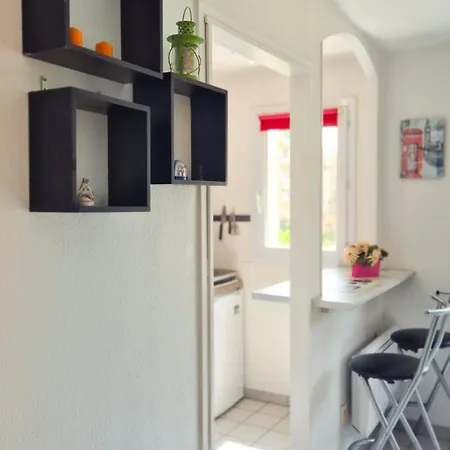 2p, Balcon, Parking Proche Apartman *