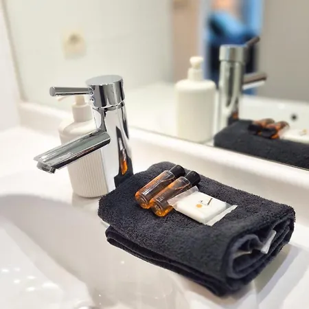 2p, Balcon, Parking Proche * Nizza