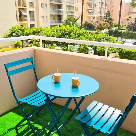 2p, Balcon, Parking Proche Lejlighed *